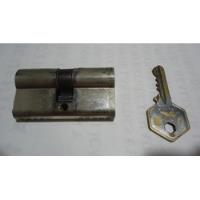 Cilindro Para Chapa De Puerta De Aluminio Marca  Cisa  Usada, usado segunda mano  Perú 