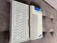 Samsung Bkb-10uswegstd, White, Universal Bluetooth Keyboard segunda mano  Perú 