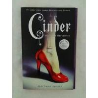 Cinder The Lunar Chronicles Marissa Meyer Libro En Ingles  segunda mano  Perú 