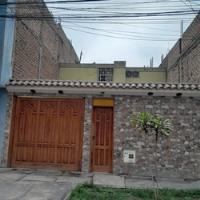 Venta De Casa A Precio De Terreno En La Urb, Las Palmeras Zona Residencial  segunda mano  Perú 